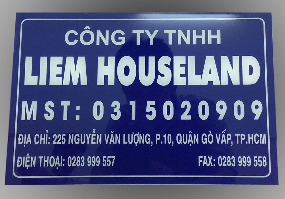 Dán bảng tên mica trong thi công Pro 3M Nguyệt Ánh